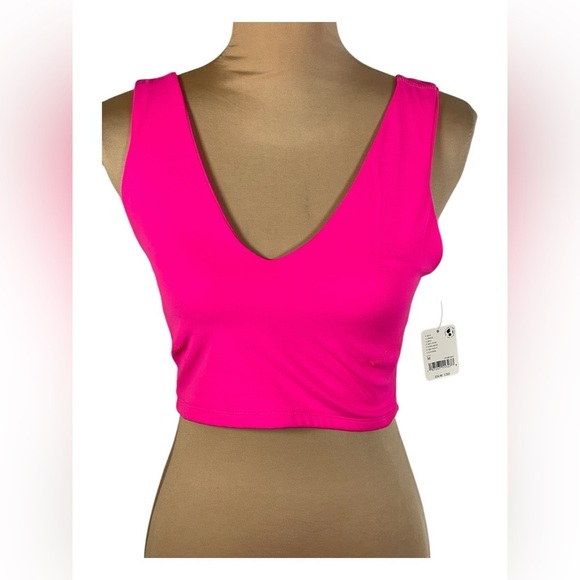 Free People Movement Vibrant Hot Pink Sleeveless Crop Top NWT Medium - Picture 2 of 8